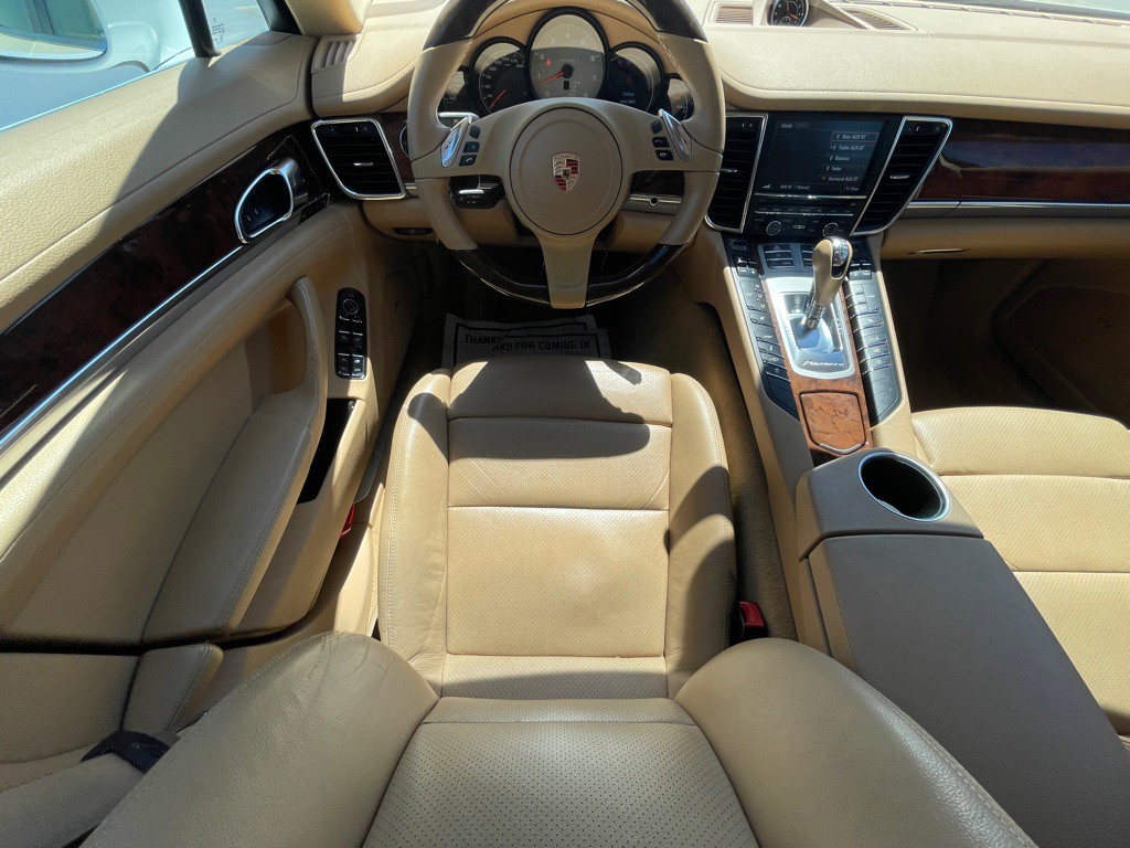 2013 Porsche Panamera Image 98
