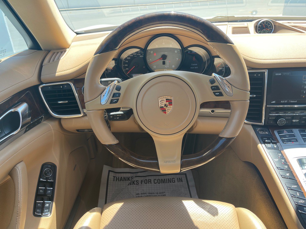 2013 Porsche Panamera Image 100