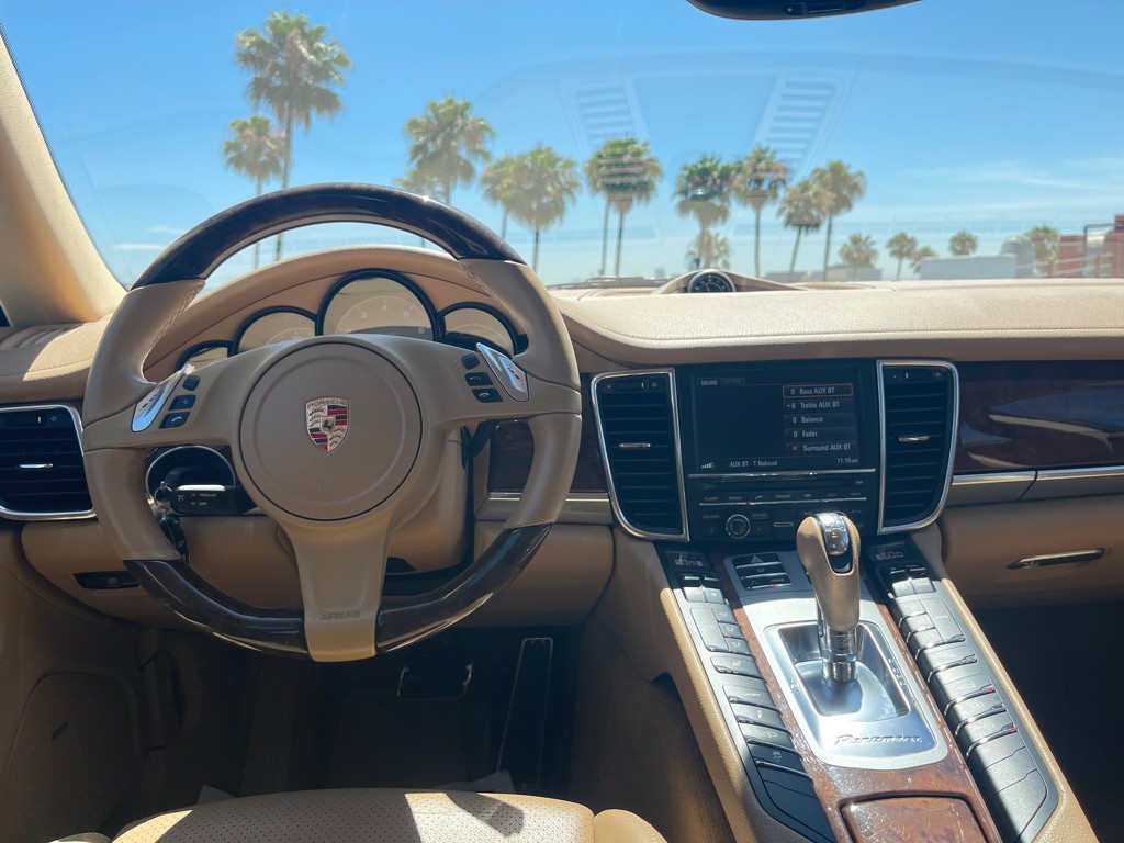 2013 Porsche Panamera Image 102