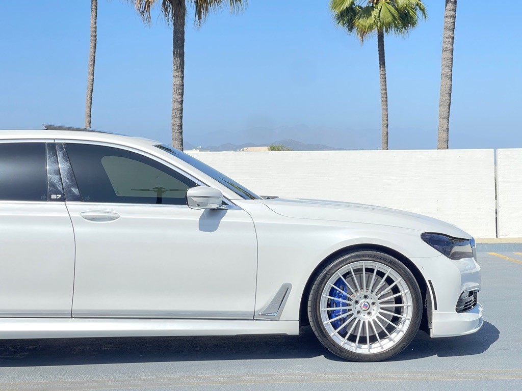 2017 BMW 7 Series Image 23
