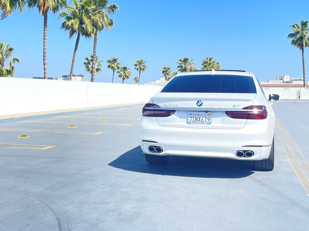 2017 BMW 7 Series Image 33