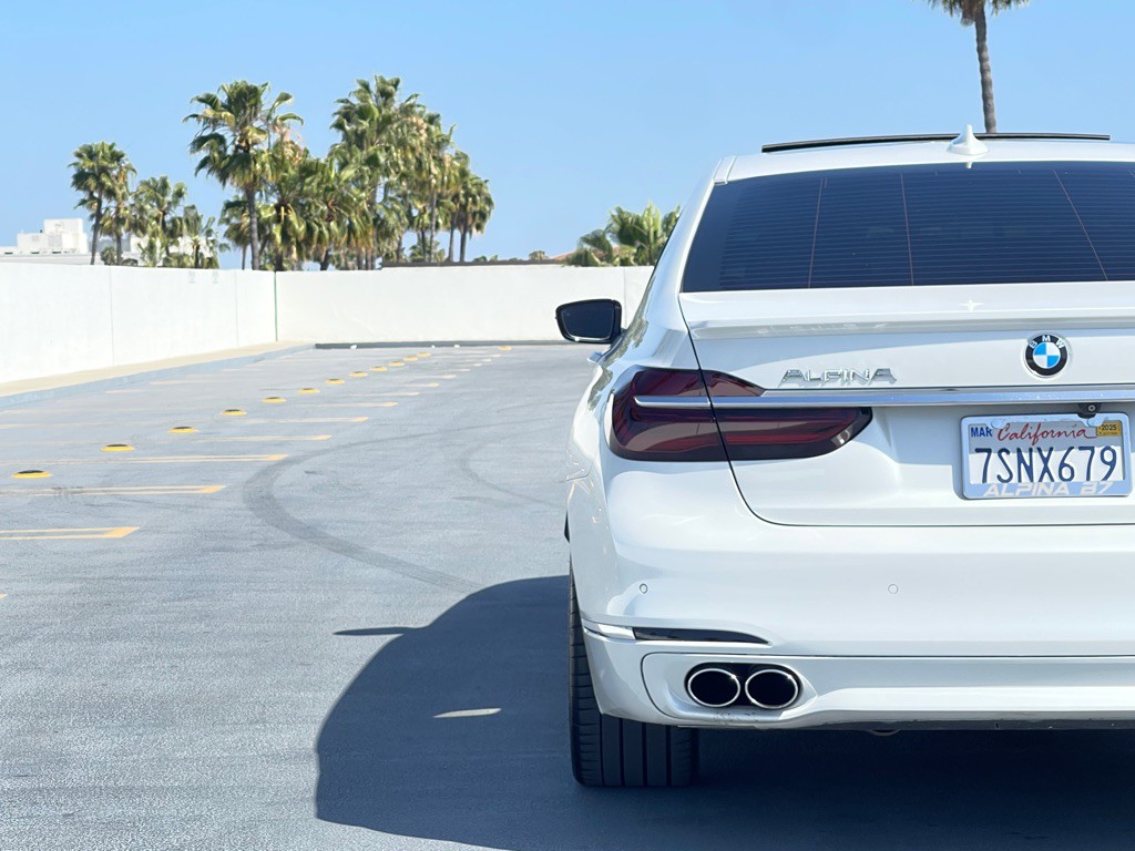 2017 BMW 7 Series Image 34