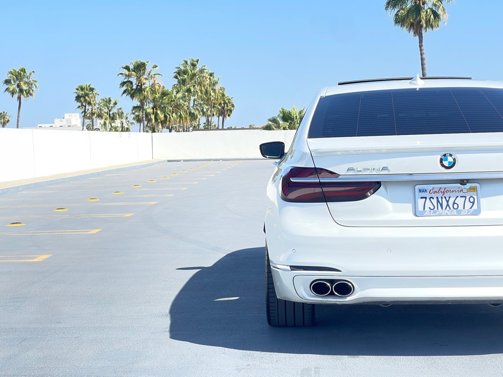 2017 BMW 7 Series Image 35