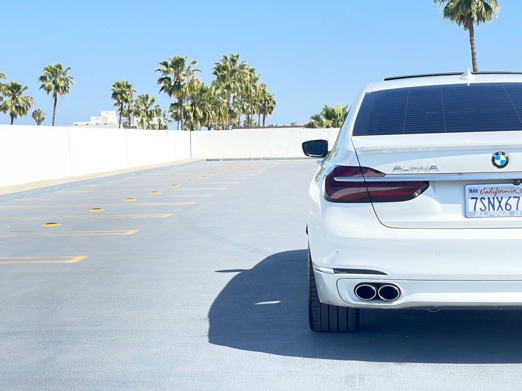 2017 BMW 7 Series Image 36