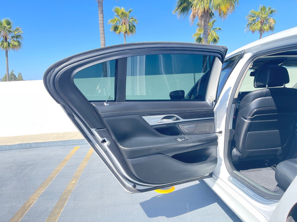 2017 BMW 7 Series Image 39