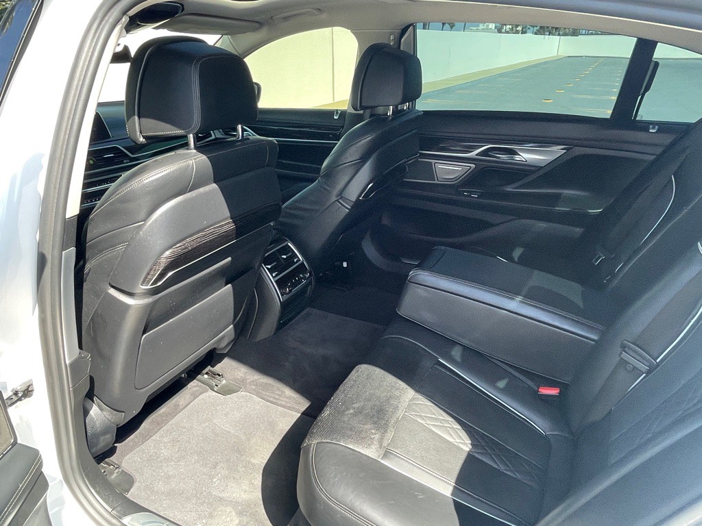 2017 BMW 7 Series Image 54