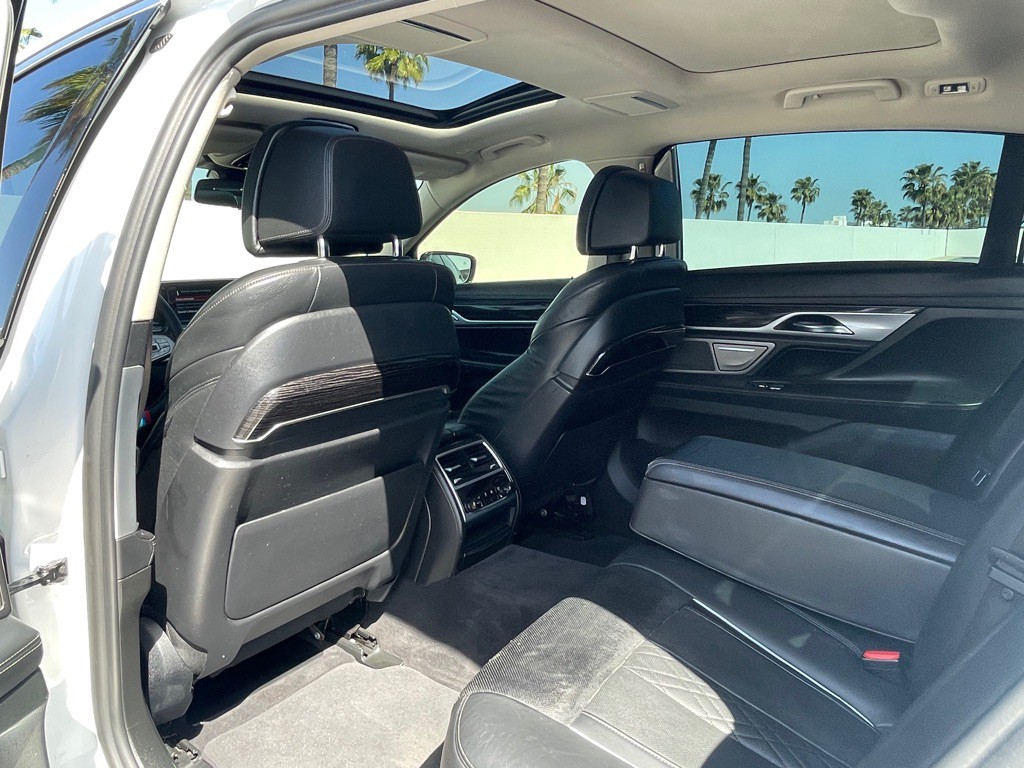 2017 BMW 7 Series Image 55