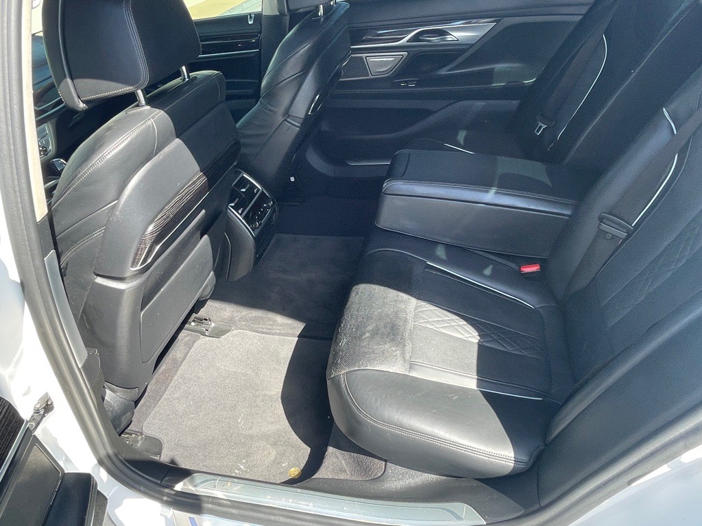 2017 BMW 7 Series Image 57