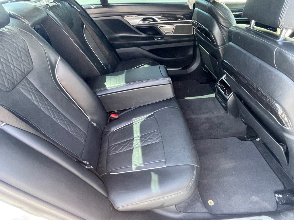2017 BMW 7 Series Image 60