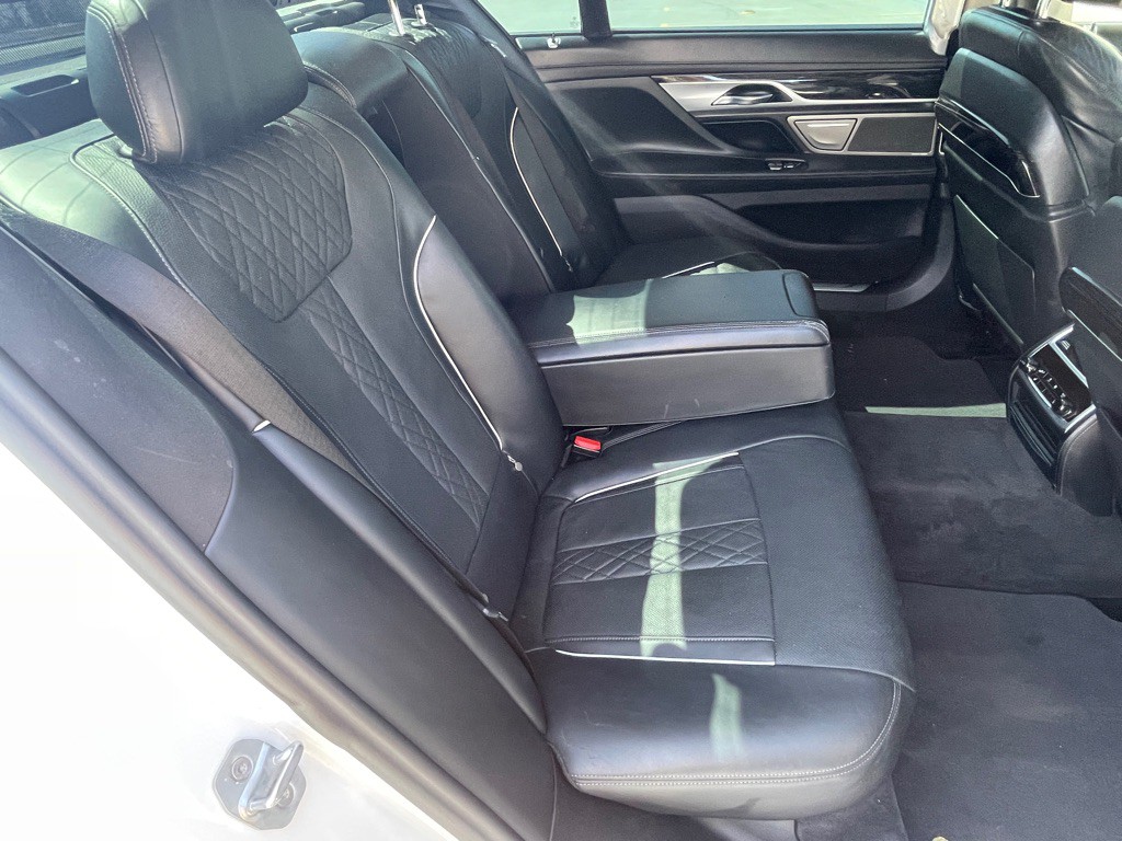 2017 BMW 7 Series Image 61