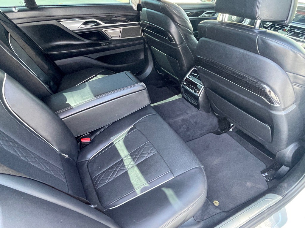 2017 BMW 7 Series Image 62