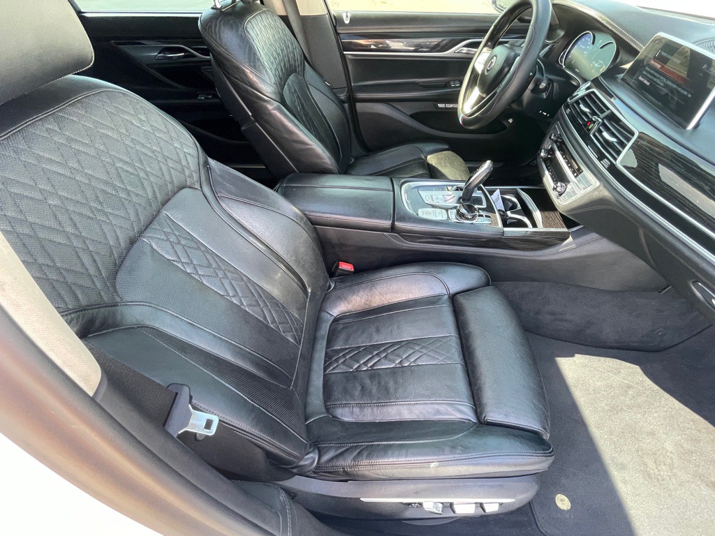 2017 BMW 7 Series Image 65