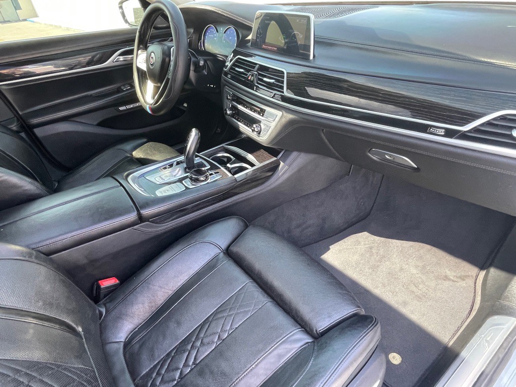 2017 BMW 7 Series Image 70