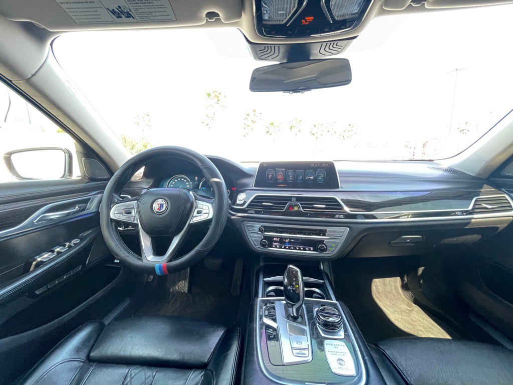 2017 BMW 7 Series Image 77