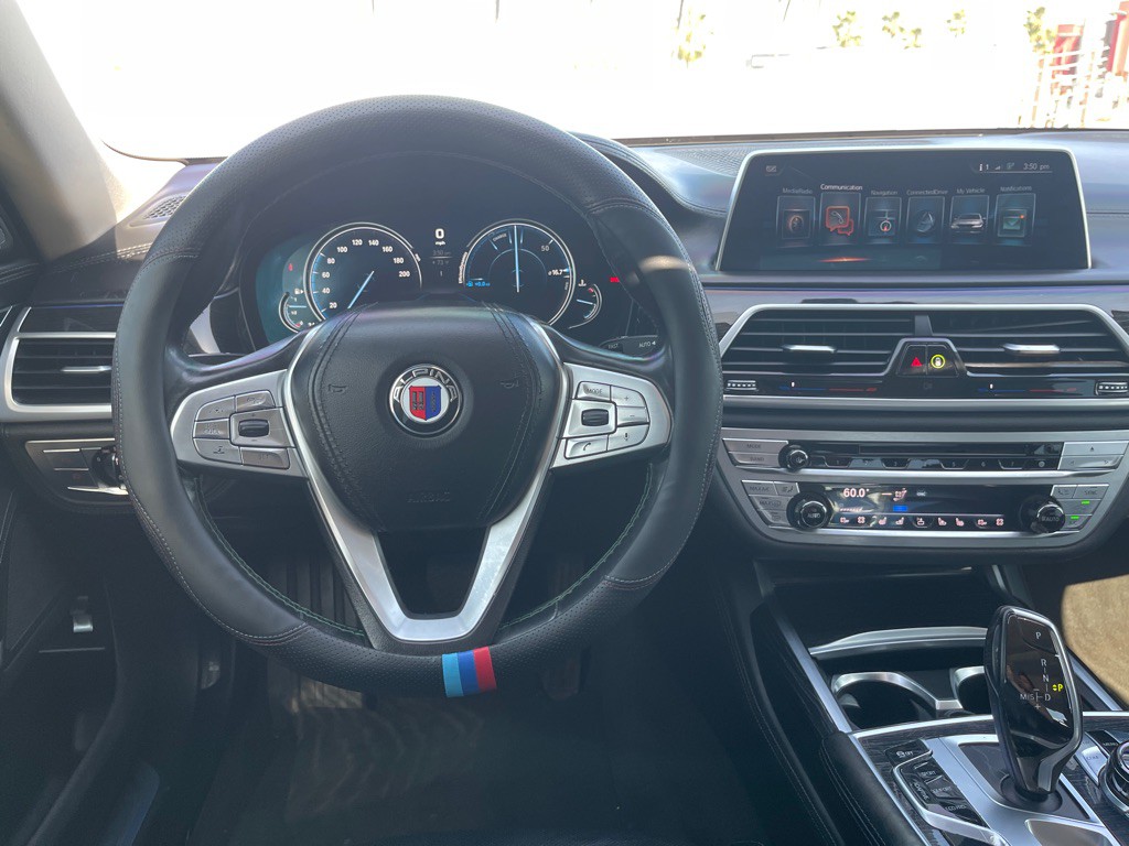 2017 BMW 7 Series Image 80