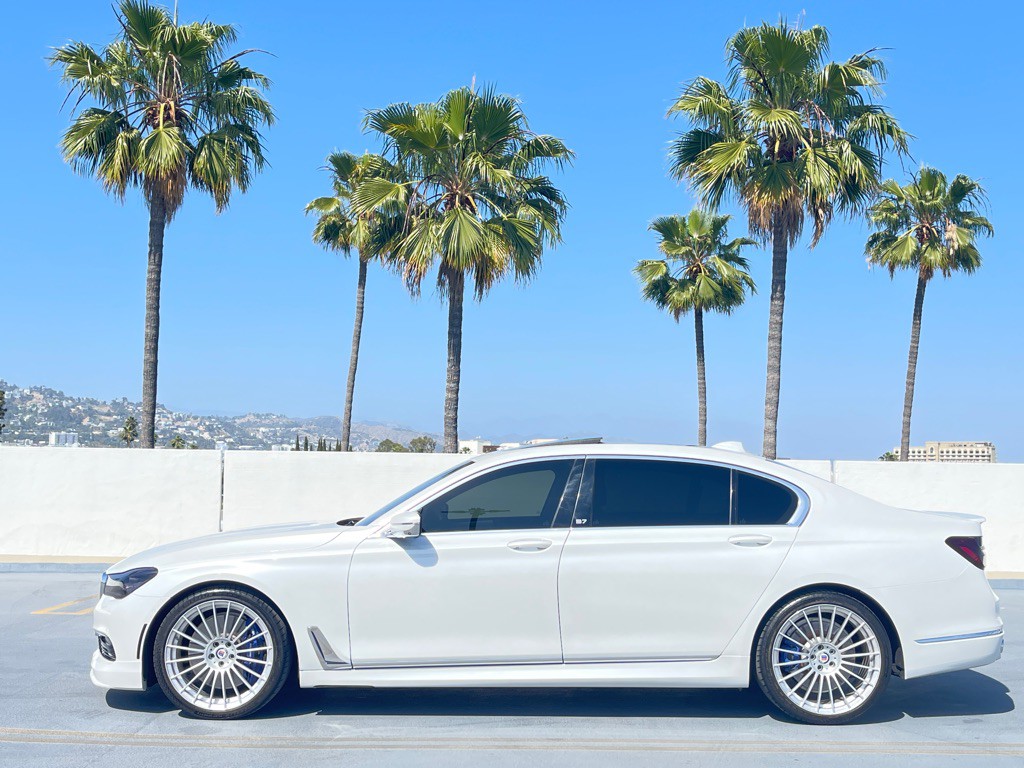 2017 BMW 7 Series Image 3