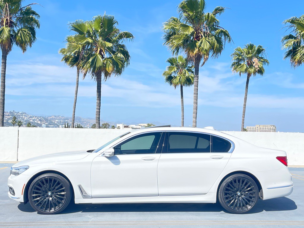 2018 BMW 7 Series Image 13