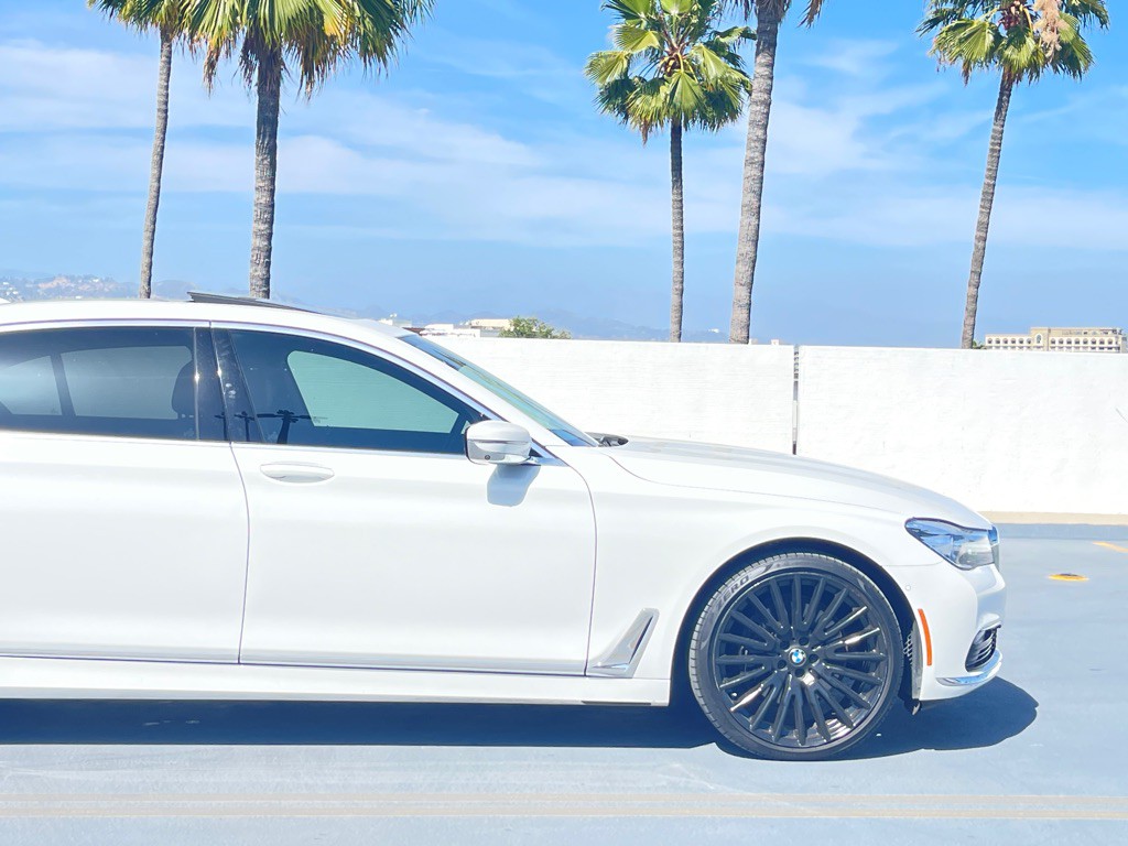 2018 BMW 7 Series Image 23
