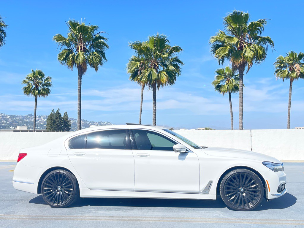 2018 BMW 7 Series Image 31