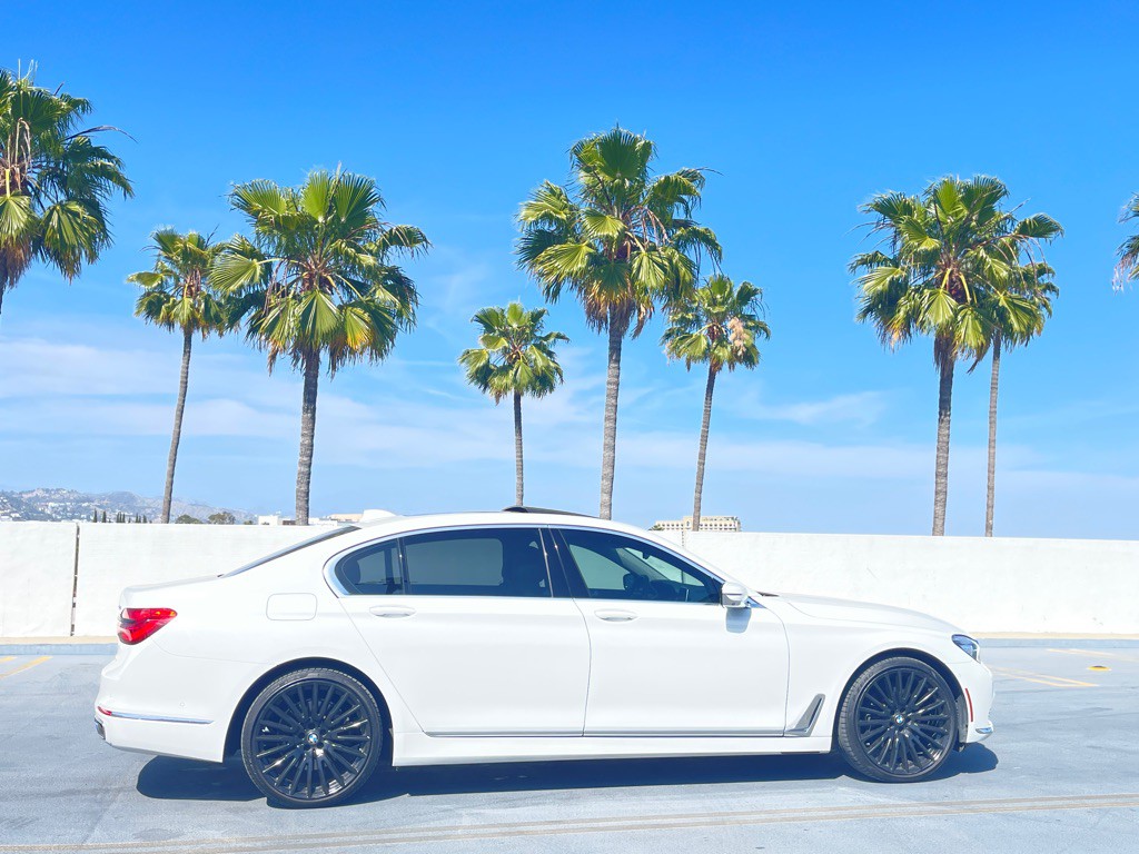2018 BMW 7 Series Image 32