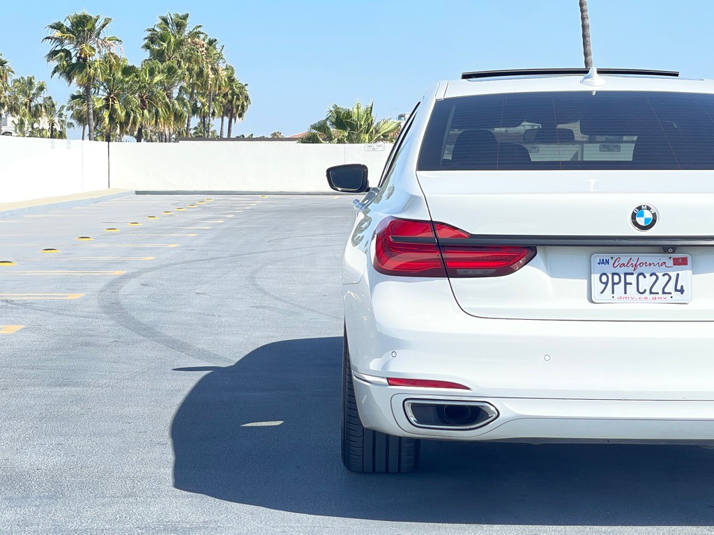 2018 BMW 7 Series Image 40