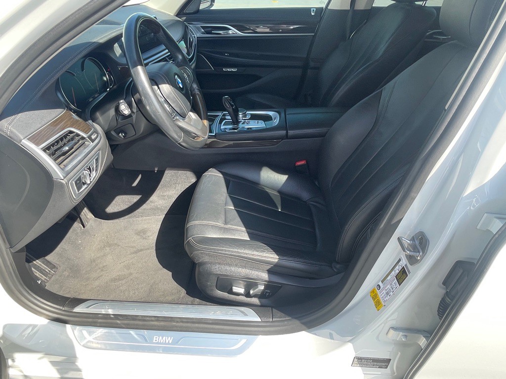 2018 BMW 7 Series Image 48