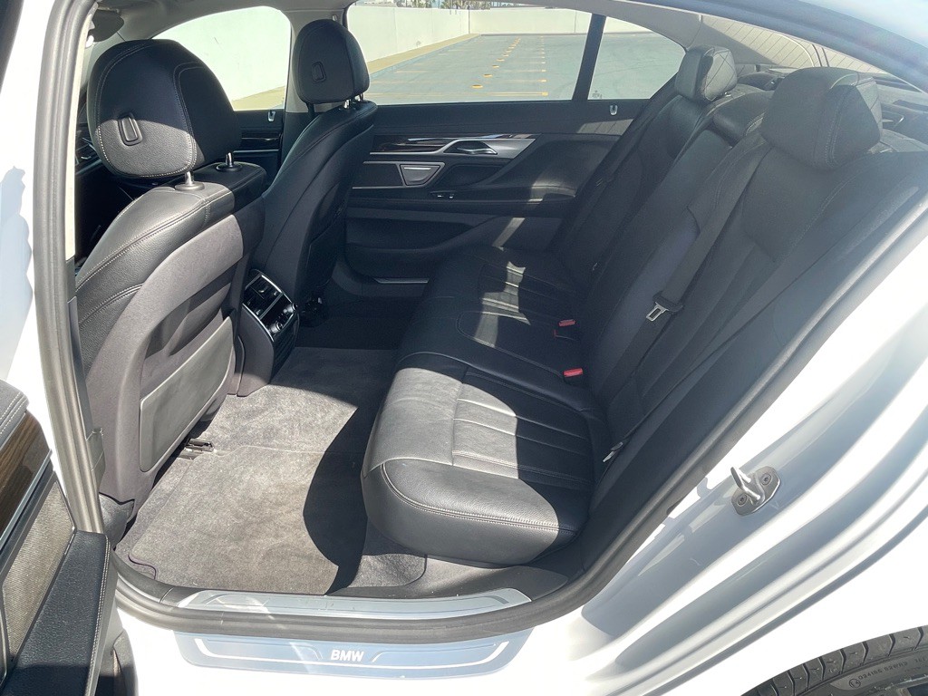 2018 BMW 7 Series Image 60