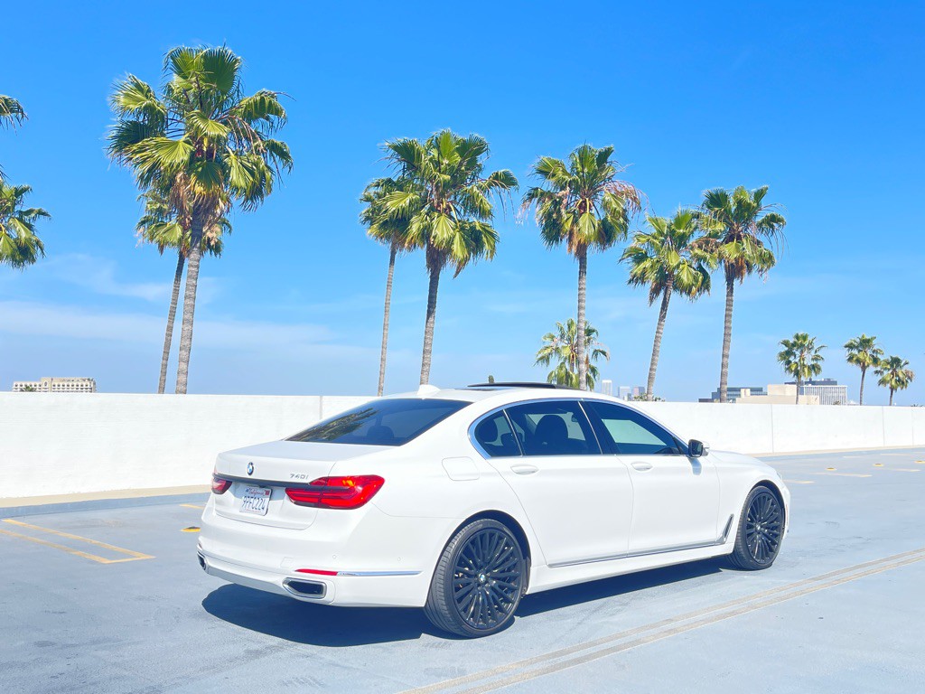 2018 BMW 7 Series Image 2