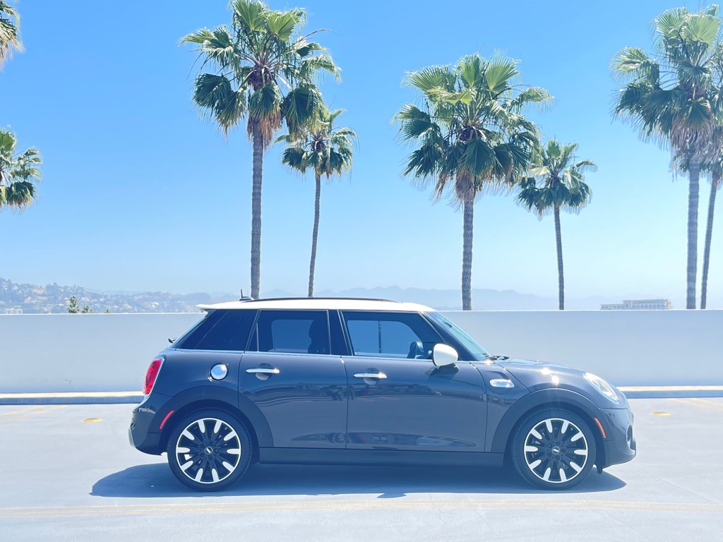 2017 MINI Cooper Image 3