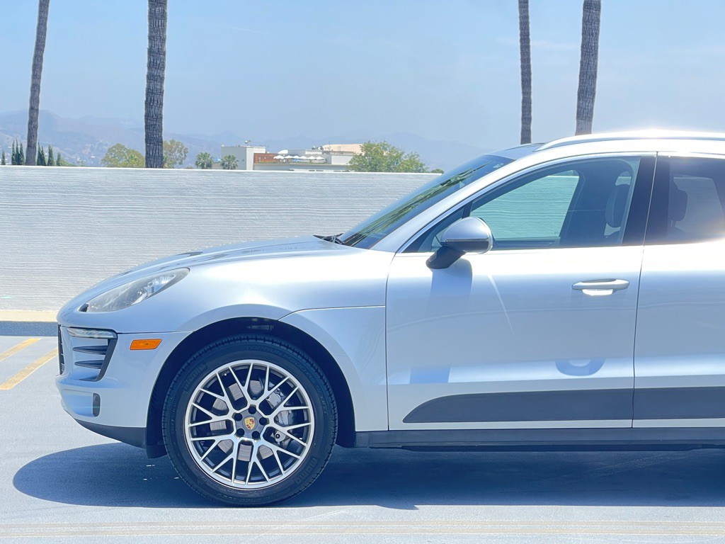 2017 Porsche Macan Image 7
