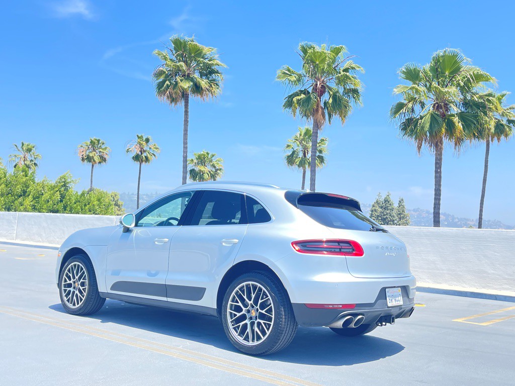 2017 Porsche Macan Image 10