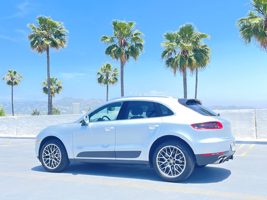 2017 Porsche Macan Image 11