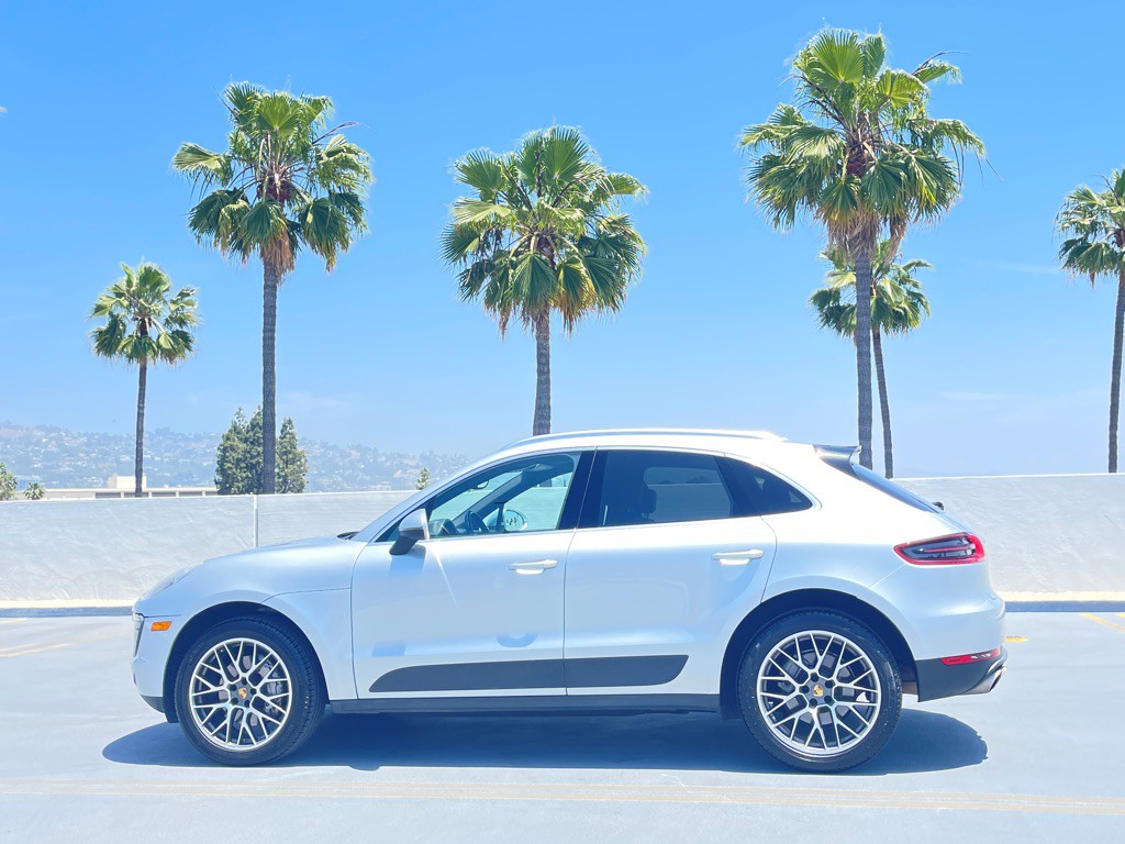 2017 Porsche Macan Image 12
