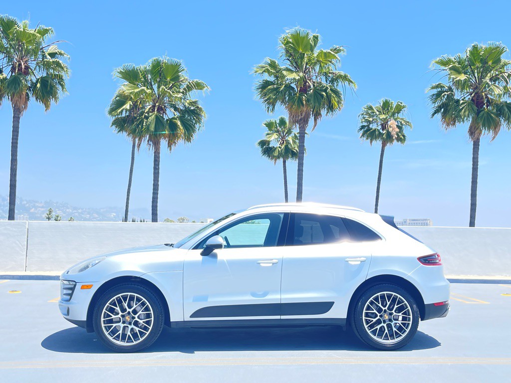 2017 Porsche Macan Image 13