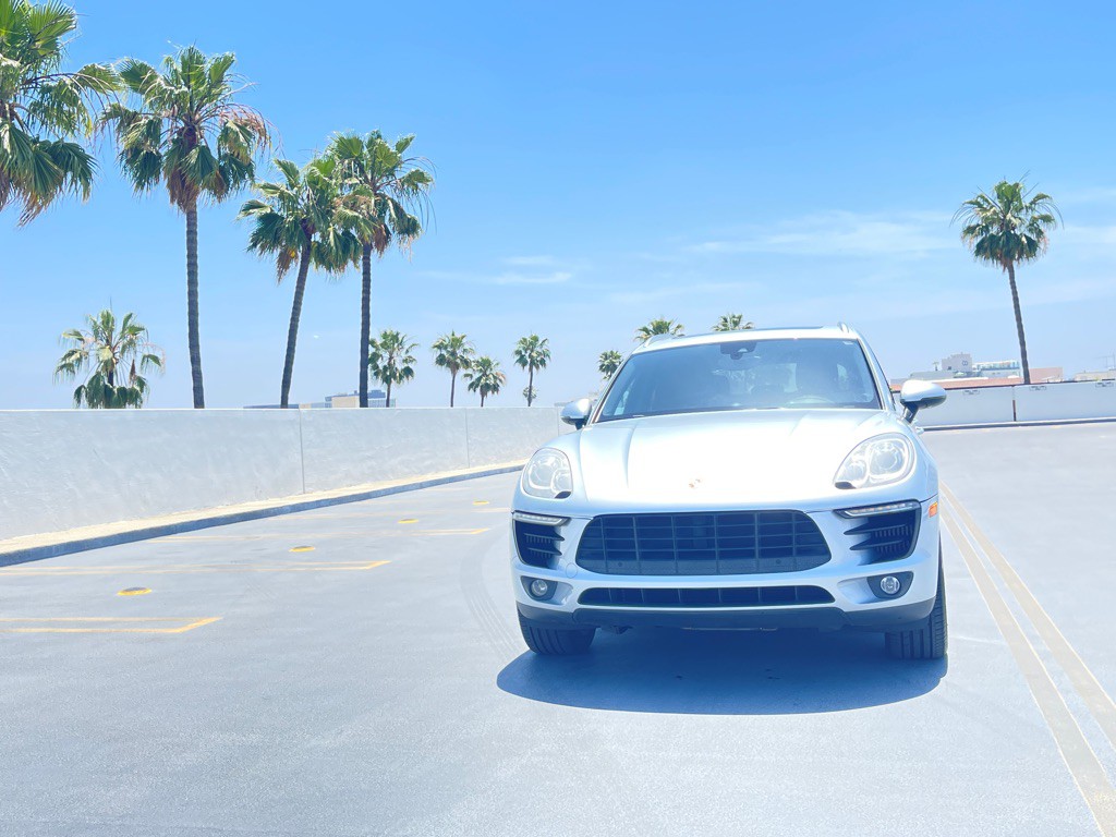 2017 Porsche Macan Image 18