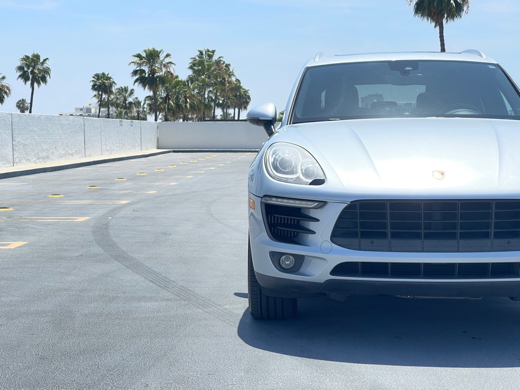 2017 Porsche Macan Image 19