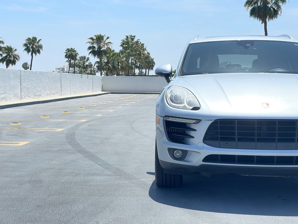 2017 Porsche Macan Image 21