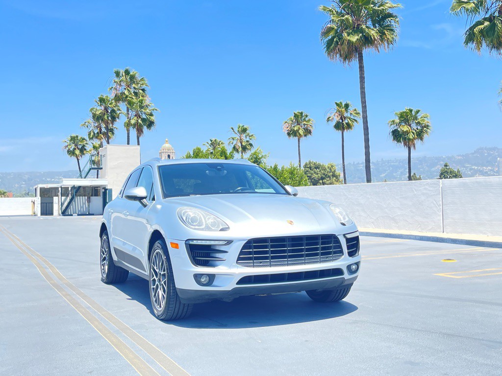 2017 Porsche Macan Image 25