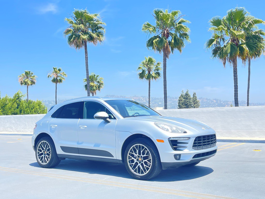 2017 Porsche Macan Image 26