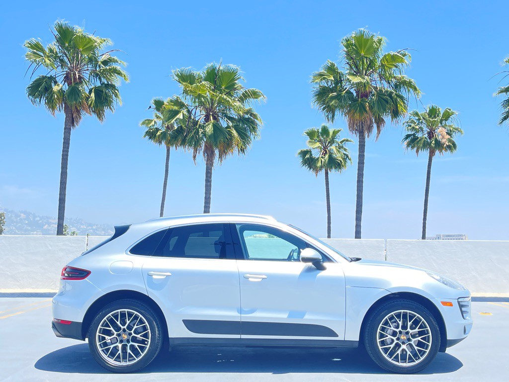 2017 Porsche Macan Image 29