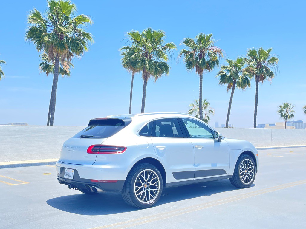 2017 Porsche Macan Image 33