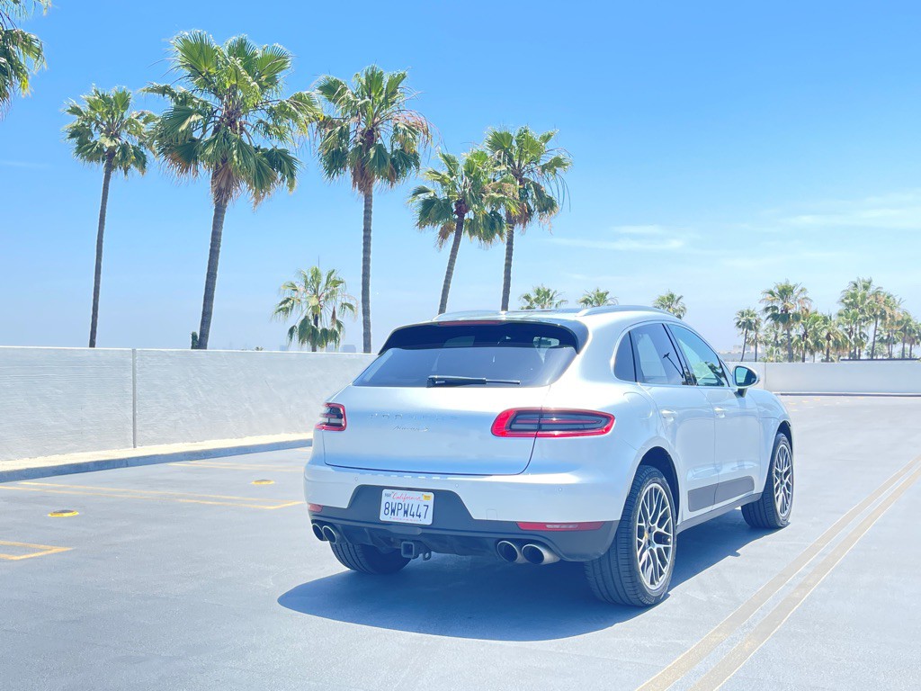 2017 Porsche Macan Image 35