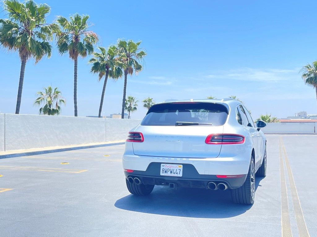 2017 Porsche Macan Image 36