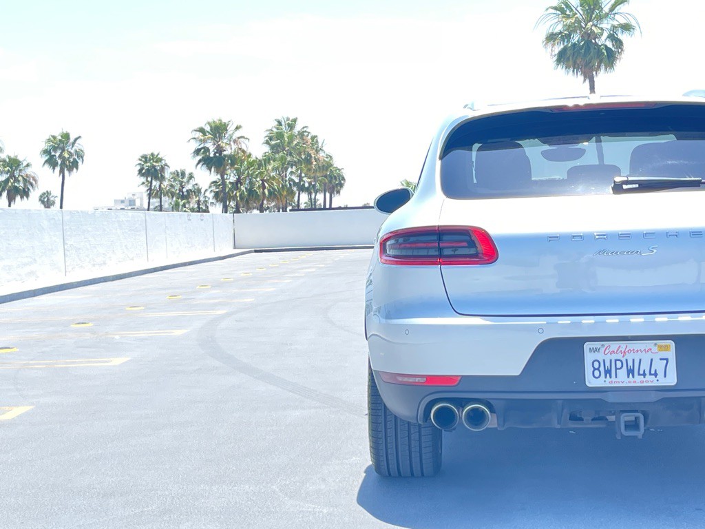 2017 Porsche Macan Image 38