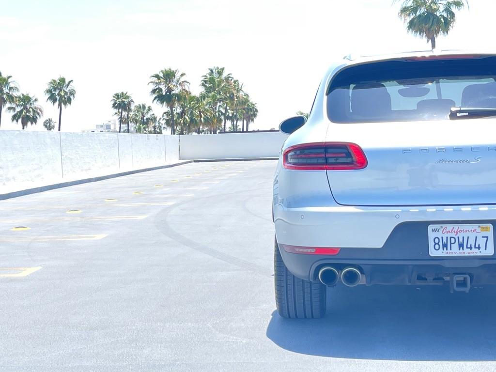 2017 Porsche Macan Image 39