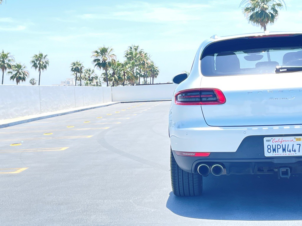 2017 Porsche Macan Image 41