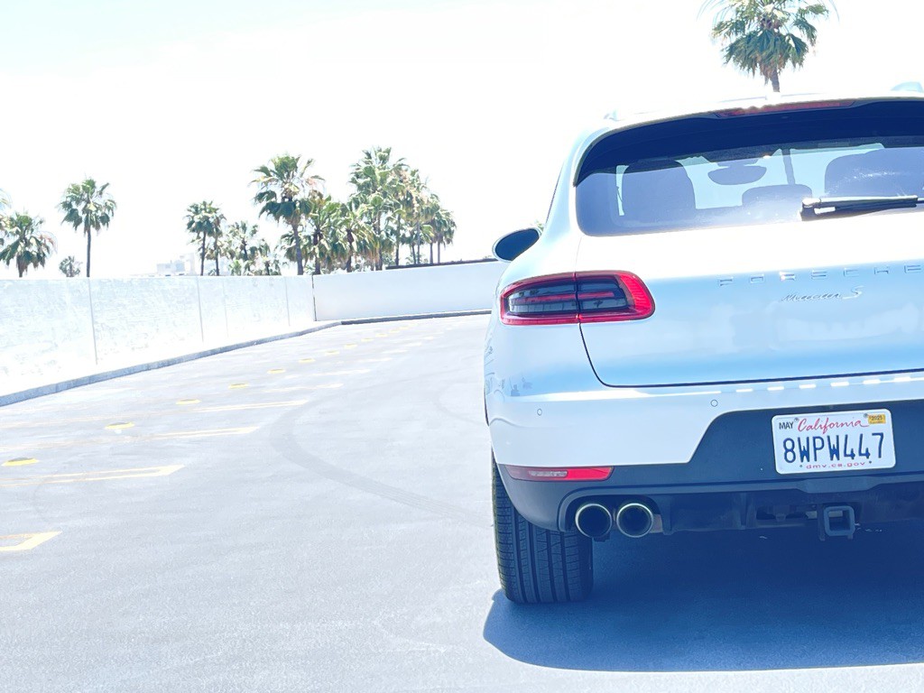 2017 Porsche Macan Image 42