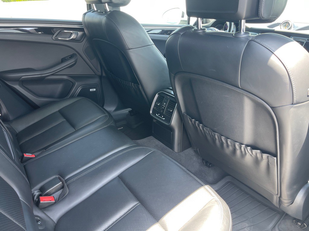 2017 Porsche Macan Image 69