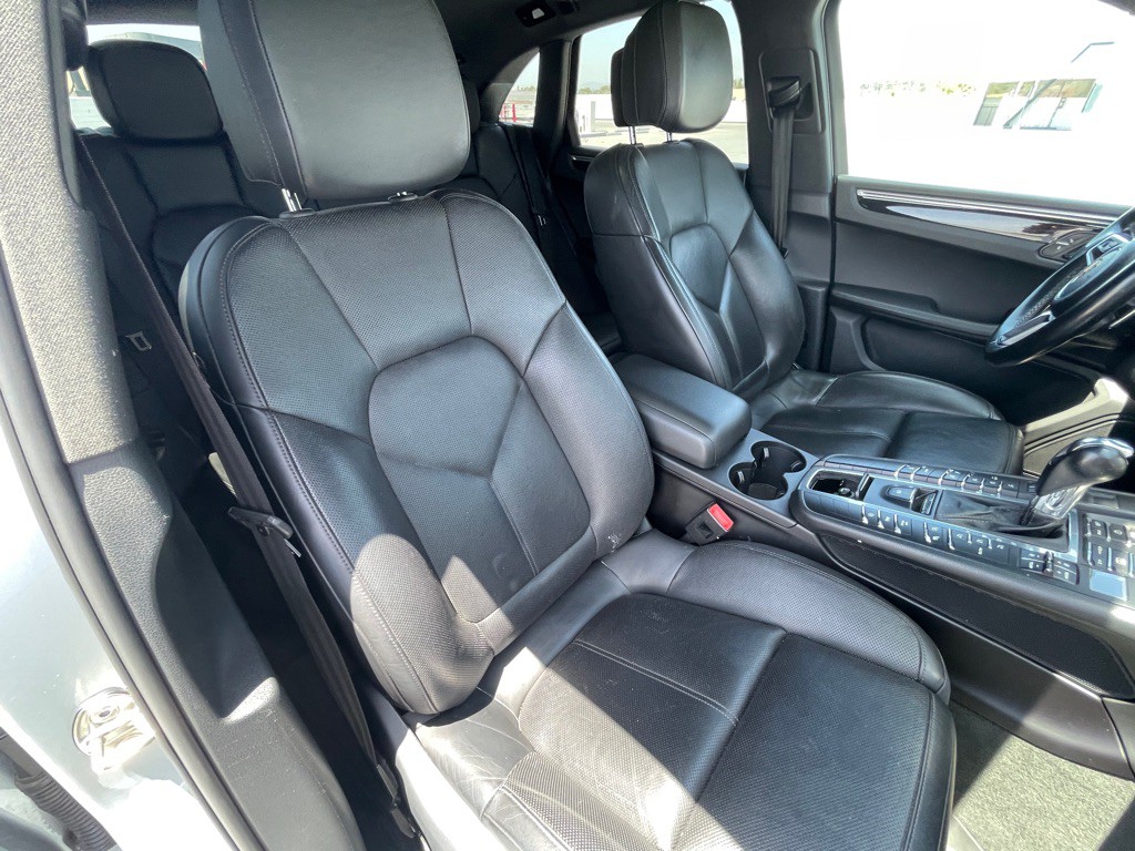 2017 Porsche Macan Image 77