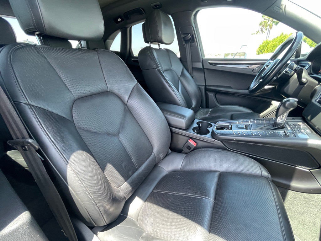 2017 Porsche Macan Image 79